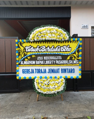 Papan Bunga Duka di Palabuhanratu