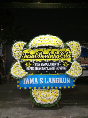 Papan Bunga Duka di Palabuhanratu